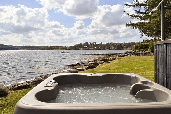 Lochside Chalet At Dundonald Landing