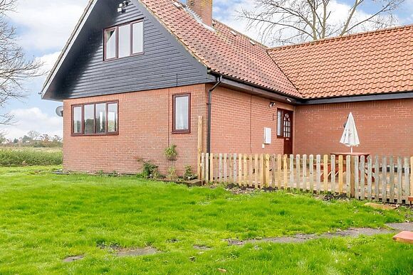 Riverside Cottage in Loddon