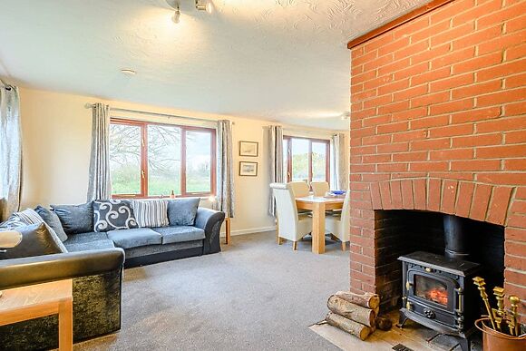 Riverside Cottage in Loddon