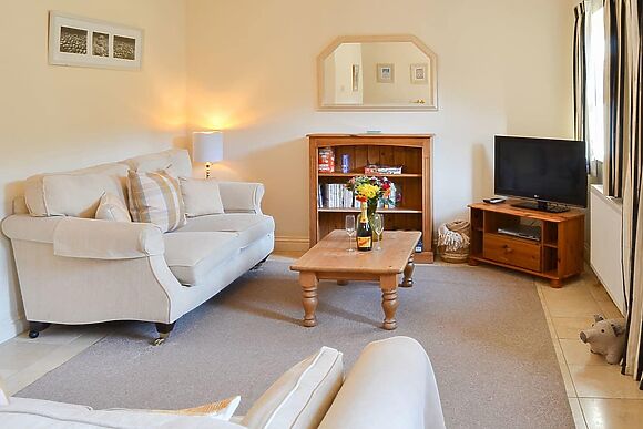 Lily Broad Cottage in Rollesby