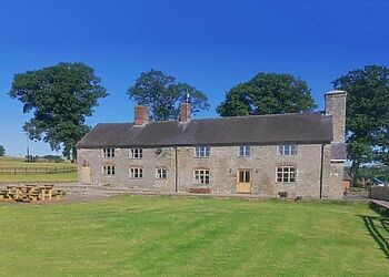 Colstey Farmhouse in Clun