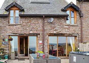 Peacock Cottage at Coity Bach