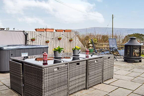 Peacock Cottage at Coity Bach