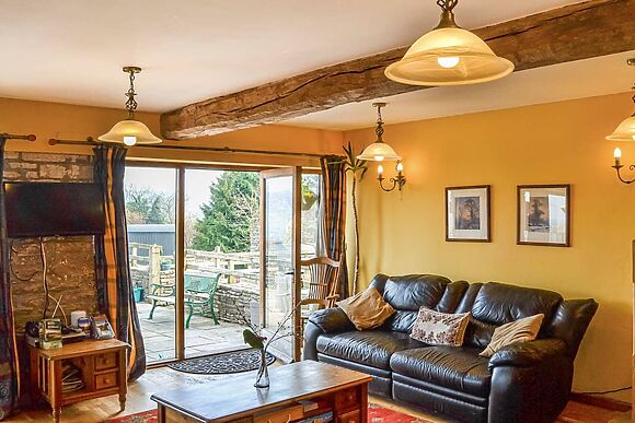 Peacock Cottage at Coity Bach