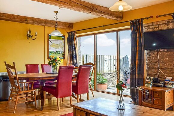 Peacock Cottage at Coity Bach