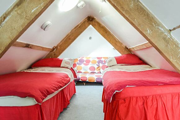 Peacock Cottage at Coity Bach