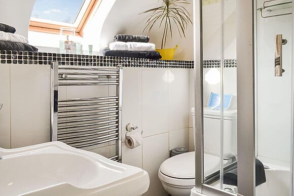 Peacock Cottage at Coity Bach