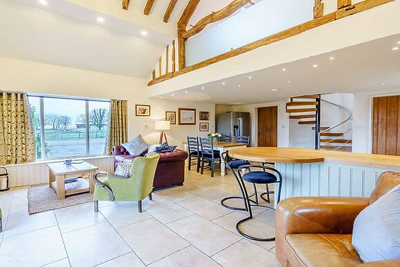 Woodpecker Cottage in Whitechapel