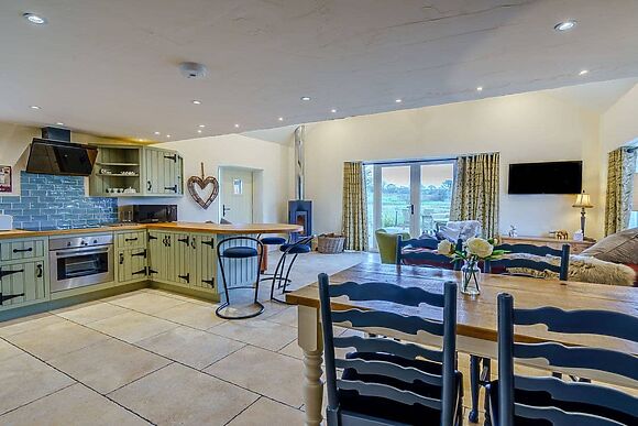 Woodpecker Cottage in Whitechapel