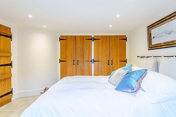 Woodpecker Cottage in Whitechapel