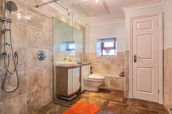 Whitney Cottage in Horton