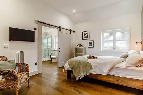 Walnut Tree Barn in Barnham