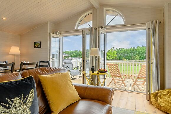 Mahonia Lodge
