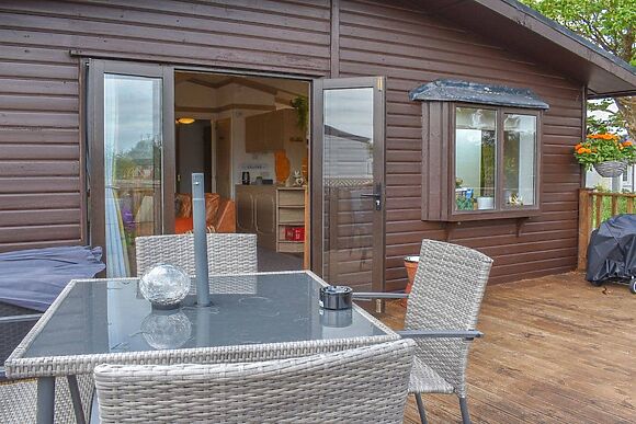 Y Nyth Yn Bwthyn Coed Gellyg