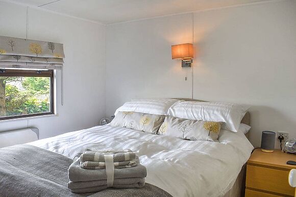 Y Nyth Yn Bwthyn Coed Gellyg