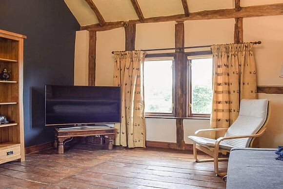 Ysgubor Hir in Trefeglwys