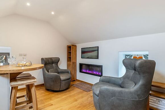 Piggledy Cross Barn in Butterton