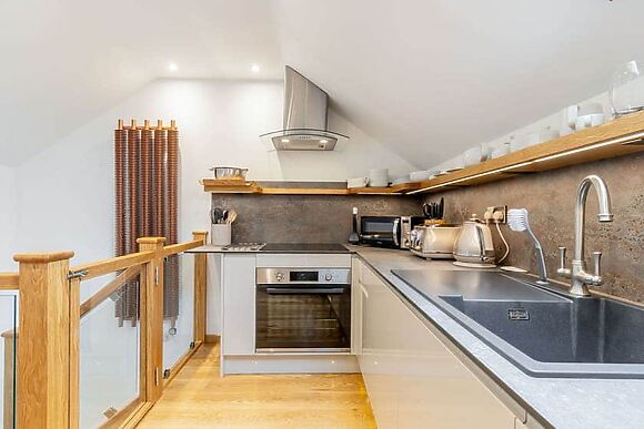 Piggledy Cross Barn in Butterton