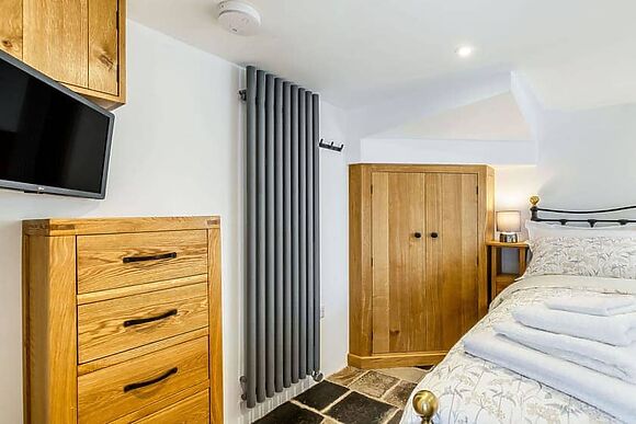 Piggledy Cross Barn in Butterton