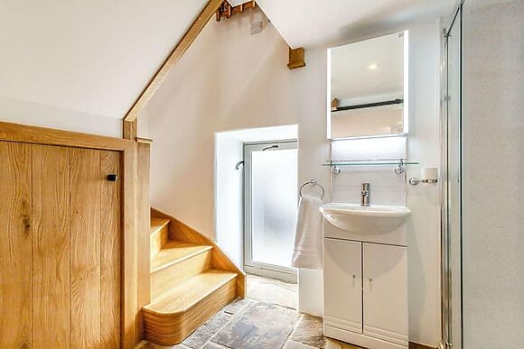 Piggledy Cross Barn in Butterton