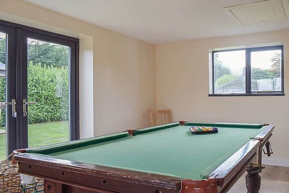 Hill View Lodge in Heyope