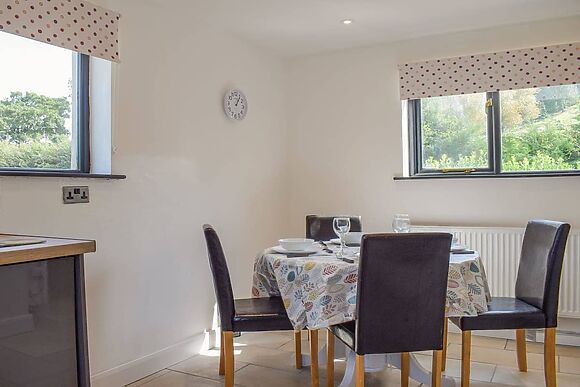 Hill View Lodge in Heyope