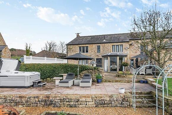 Shireburn Suite in Hurst Green