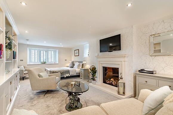 Shireburn Suite in Hurst Green