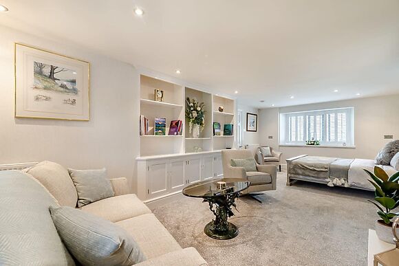 Shireburn Suite in Hurst Green