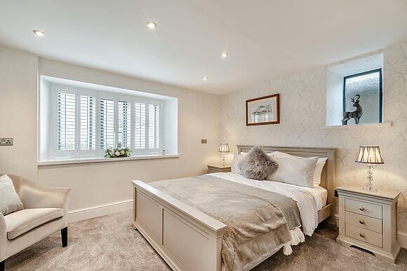 Shireburn Suite in Hurst Green