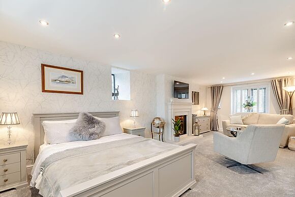 Shireburn Suite in Hurst Green