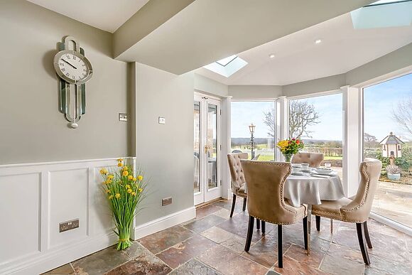 Shireburn Suite in Hurst Green