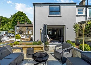 Squirrel Cottage in Glossop