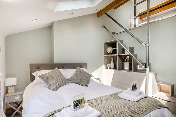 Squirrel Cottage in Glossop