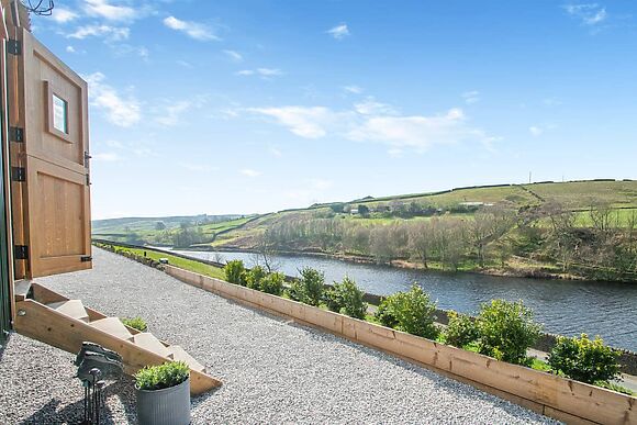 Keepers Hide at Wuthering Huts