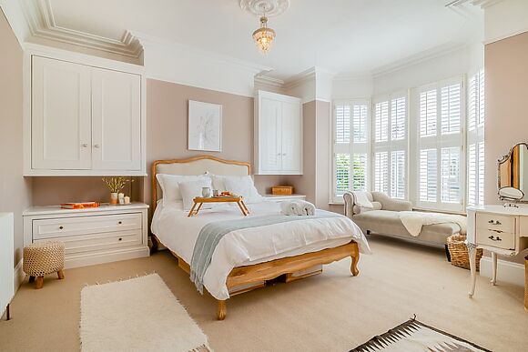 Pierside Coastal Retreat