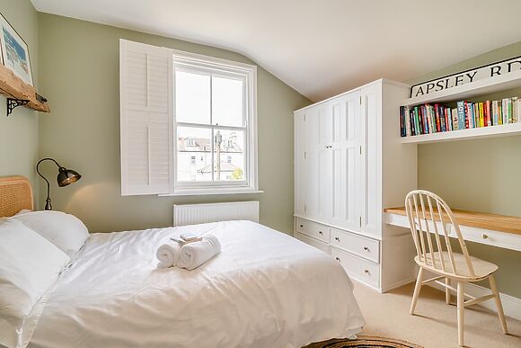 Pierside Coastal Retreat