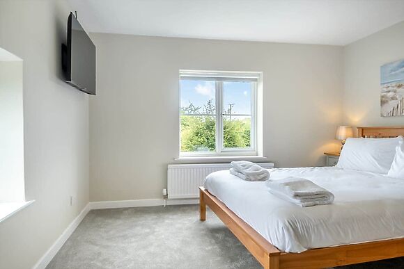 Baythorn End in Bradfield Common