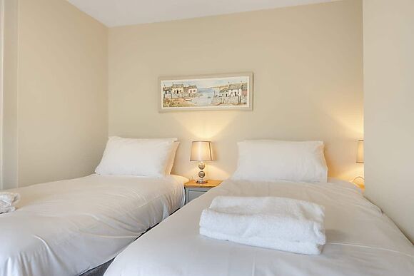 Baythorn End in Bradfield Common