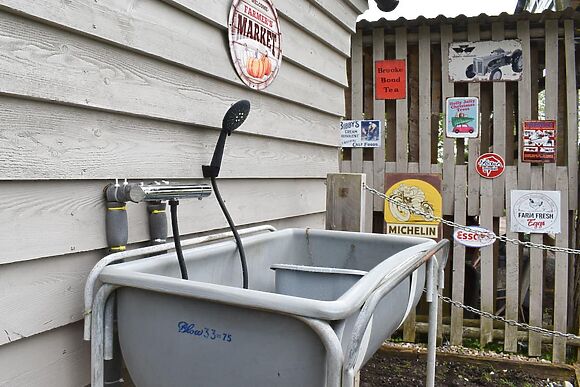 Spruce Shepherd’s Hut in Wilmslow