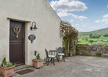Stoney End Cottage in Worton
