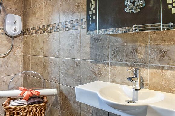 Stoney End Cottage in Worton