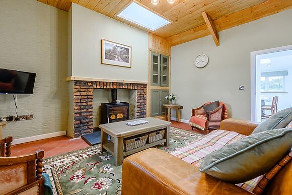 Maesyrhaf in Cross Inn