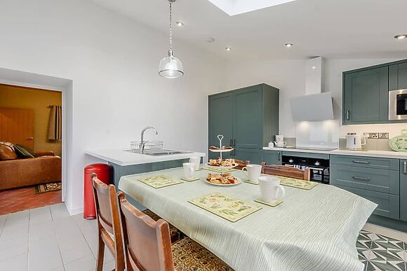 Maesyrhaf in Cross Inn