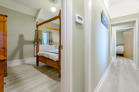 Maesyrhaf in Cross Inn