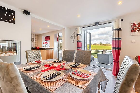 Ty Llyn at Tyddyn Sargent