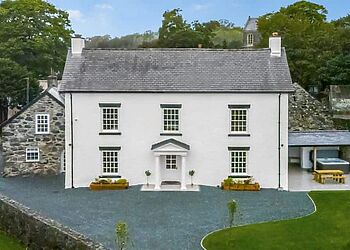 Pen Isa’r Llan in Bala