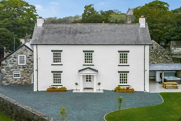 Pen Isa’r Llan in Bala