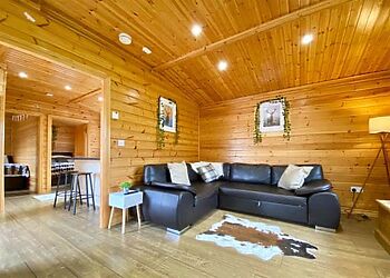 Pine Lodge at Pinecone Lodges