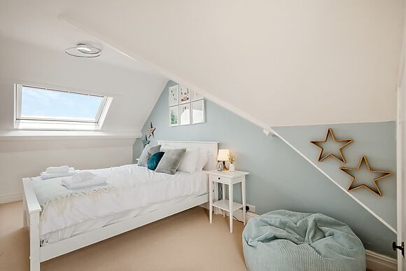 Stradbroke House